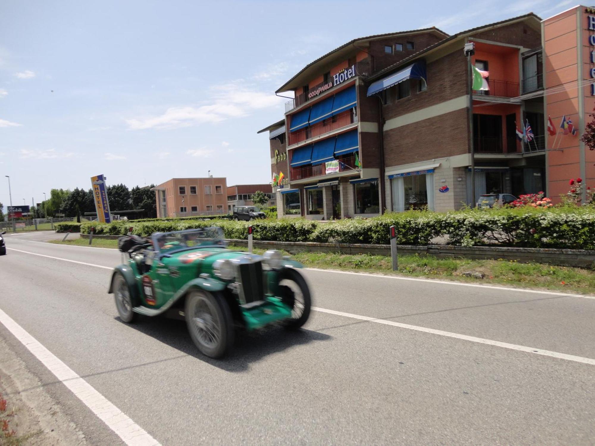 1000 Miglia Hotel Monteroni d'Arbia Ngoại thất bức ảnh