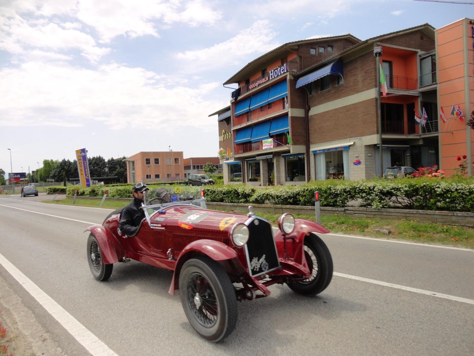 1000 Miglia Hotel Monteroni d'Arbia Ngoại thất bức ảnh