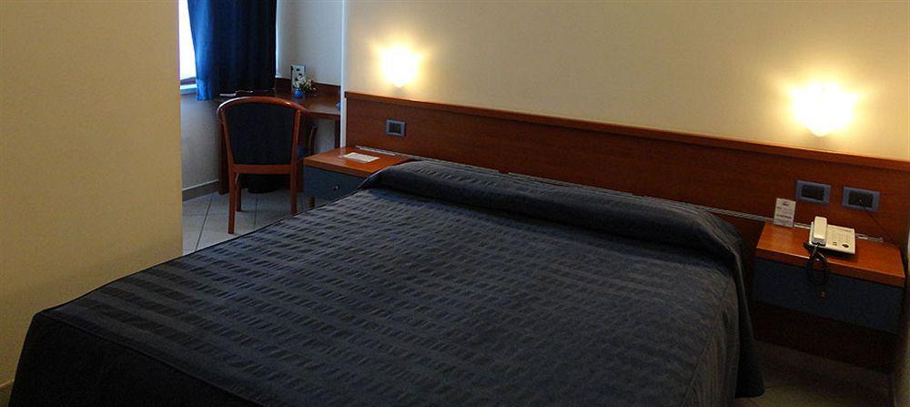 1000 Miglia Hotel Monteroni d'Arbia Ngoại thất bức ảnh