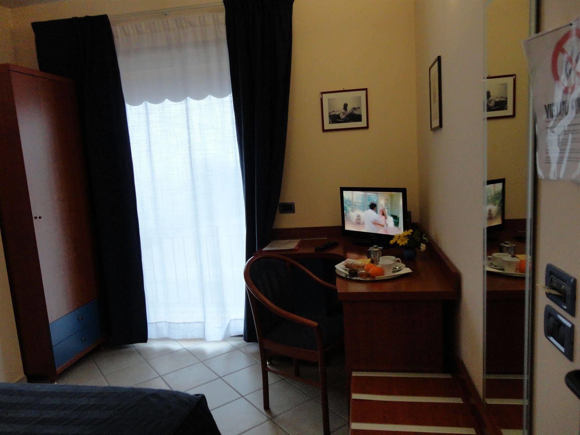 1000 Miglia Hotel Monteroni d'Arbia Ngoại thất bức ảnh